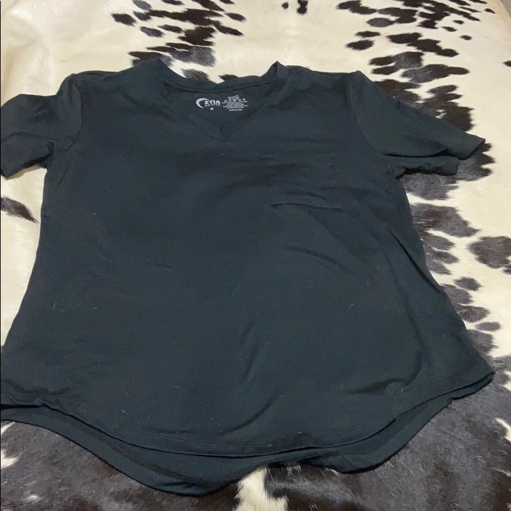 Zyia Tee